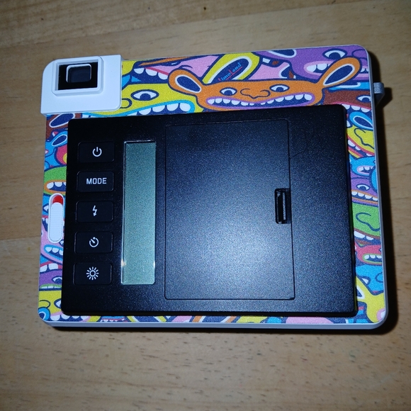 LEICA Sofort Instant Film Camera 2753 - Picture 4 of 16